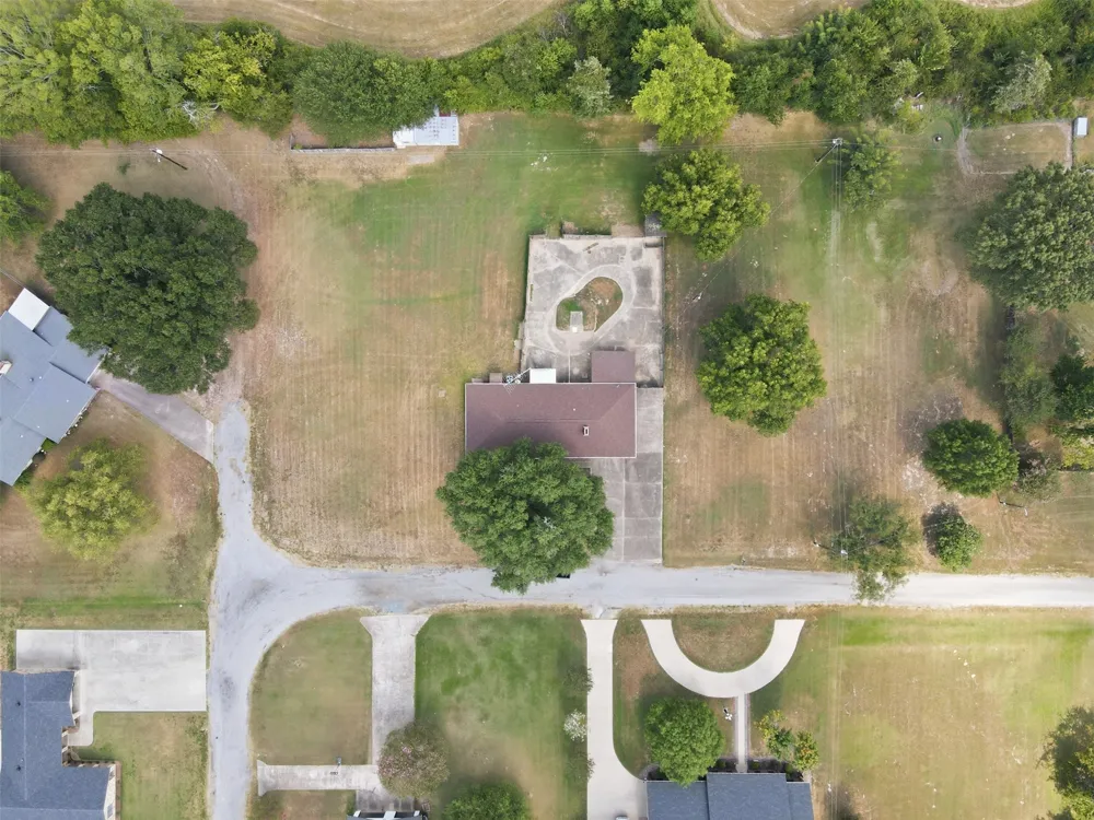221 County Road 3220 Mt Pleasant, TX 75455