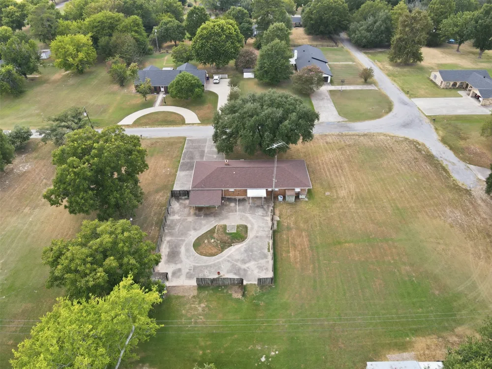 221 County Road 3220 Mt Pleasant, TX 75455