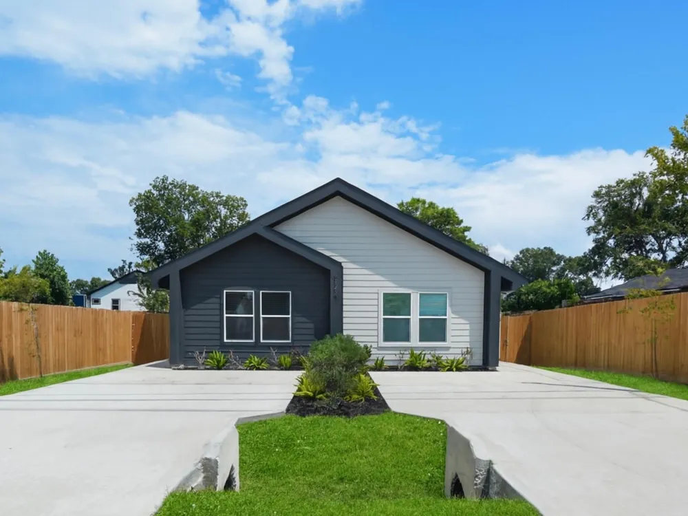 8122 Double Avenue #B Houston, TX 77088