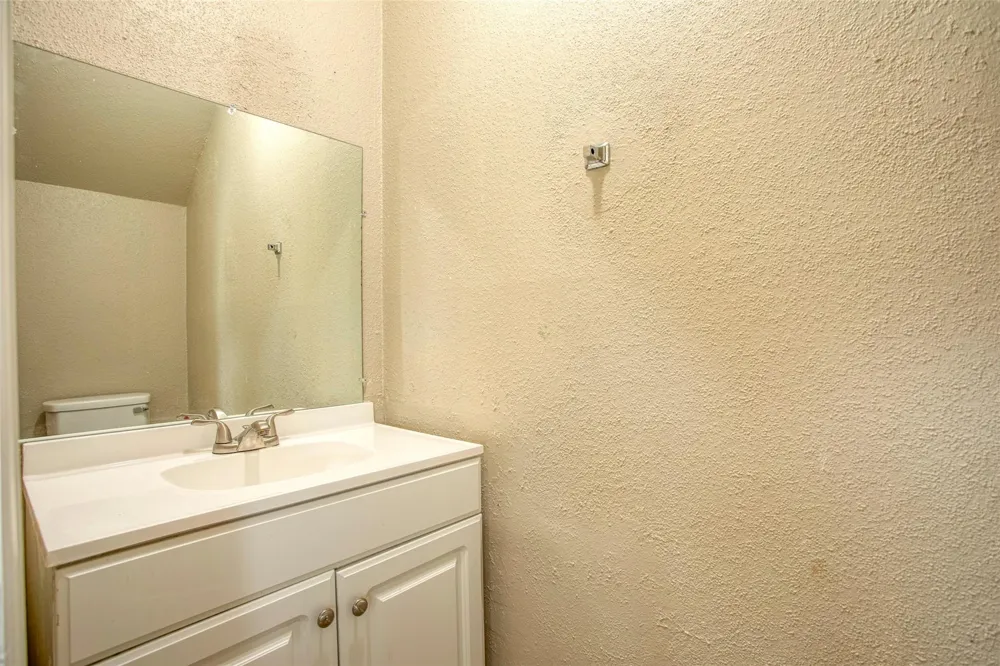 1556 Silverpines Road #556 Houston, TX 77062