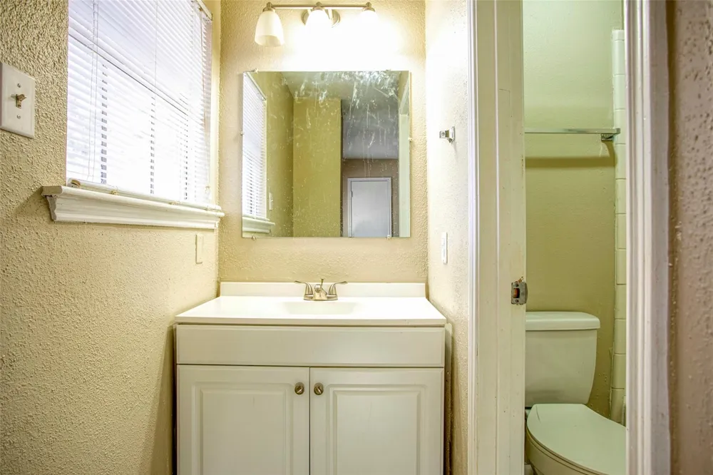 1556 Silverpines Road #556 Houston, TX 77062