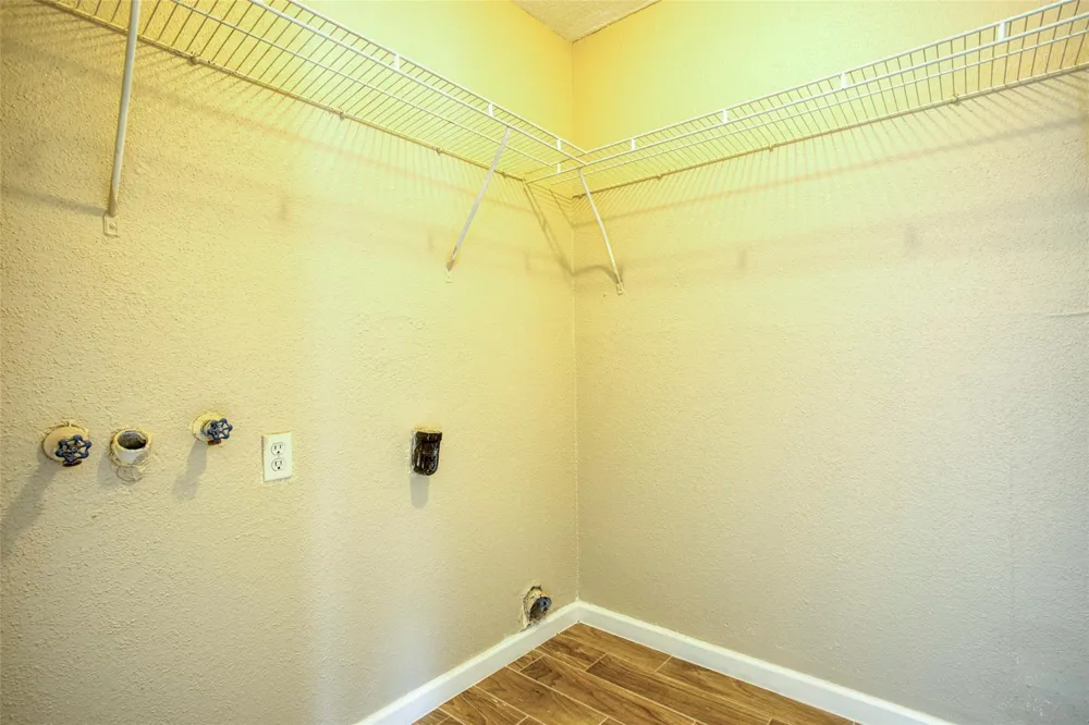 1556 Silverpines Road #556 Houston, TX 77062