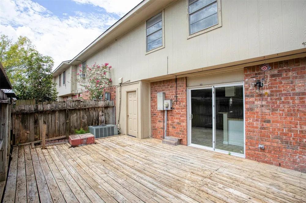 1556 Silverpines Road #556 Houston, TX 77062