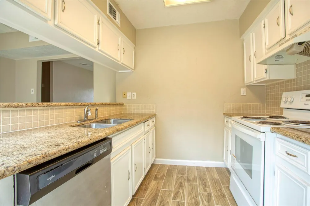 1556 Silverpines Road #556 Houston, TX 77062