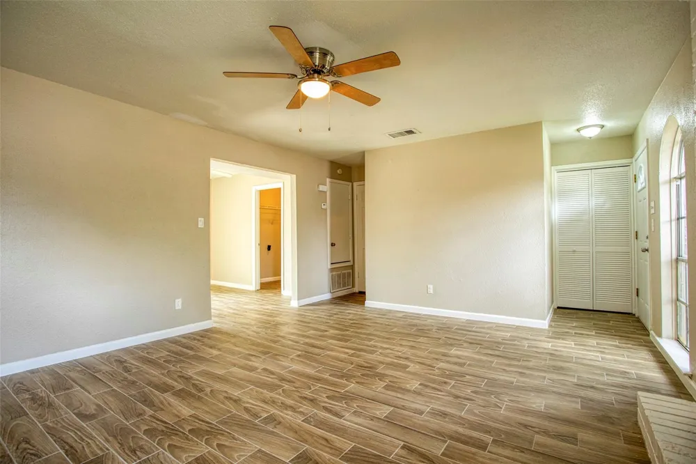 1556 Silverpines Road #556 Houston, TX 77062