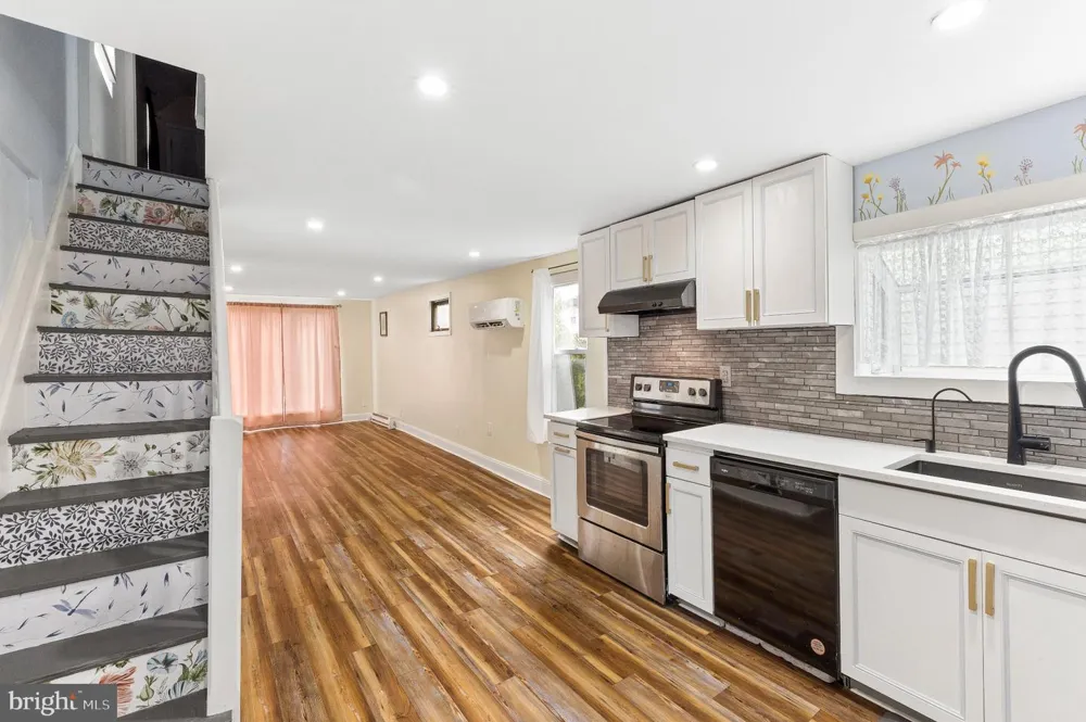 402 WESLEY AVENUE Pitman, NJ 08071