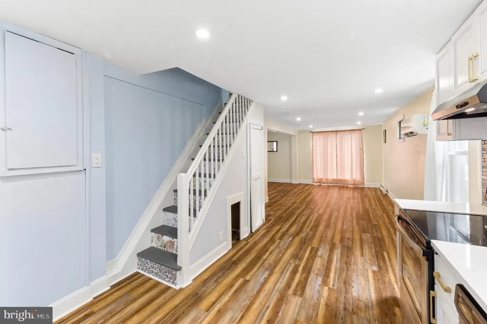 402 WESLEY AVENUE Pitman, NJ 08071
