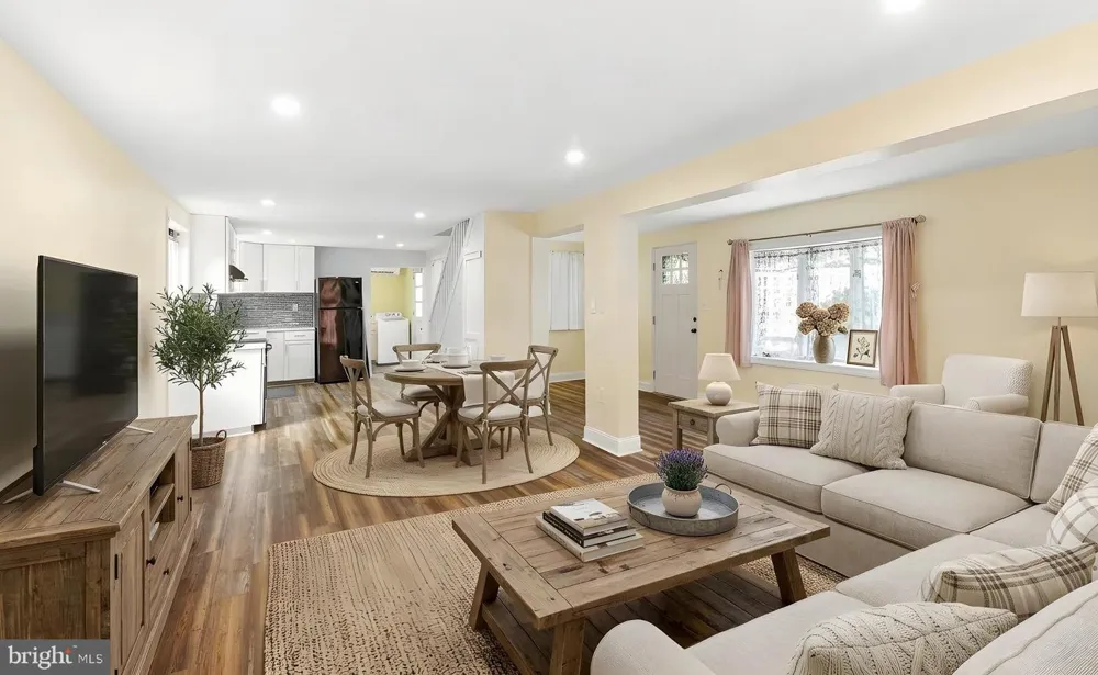 402 WESLEY AVENUE Pitman, NJ 08071