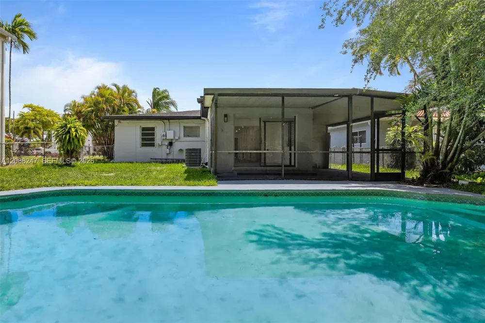 2517 Polk St Hollywood, FL 33020