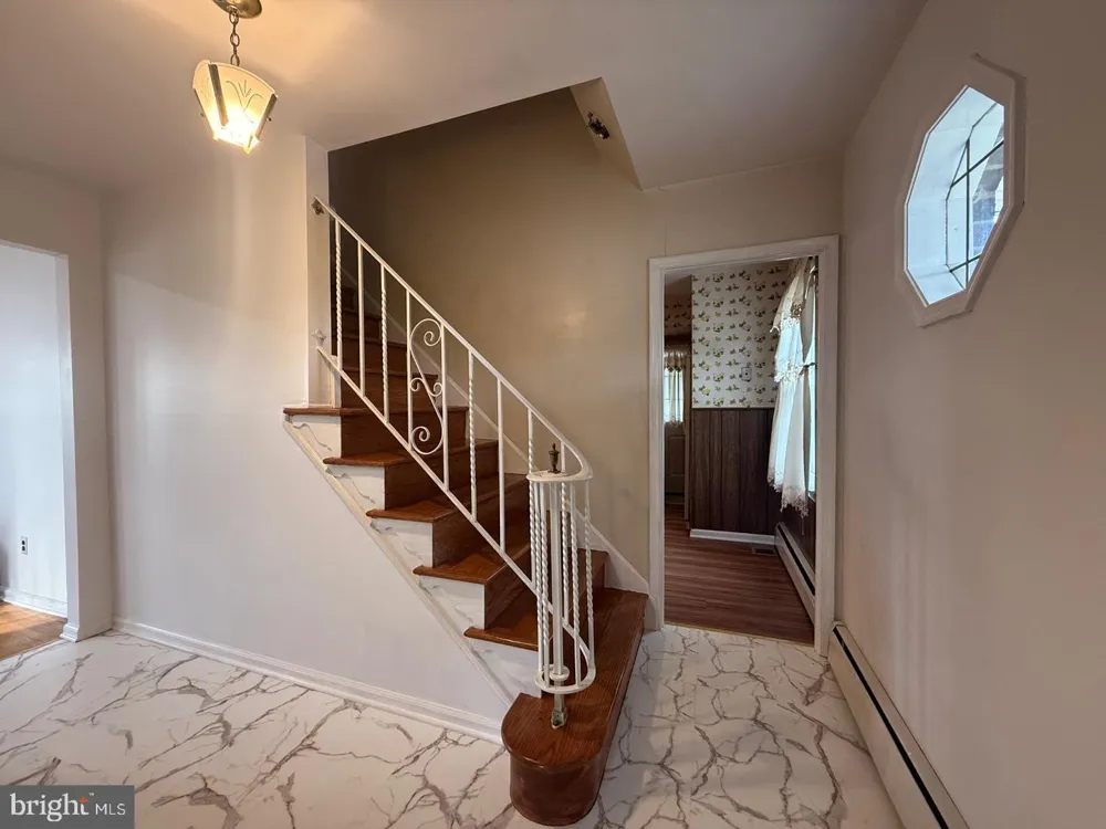 338 REES DRIVE King Of Prussia, PA 19406