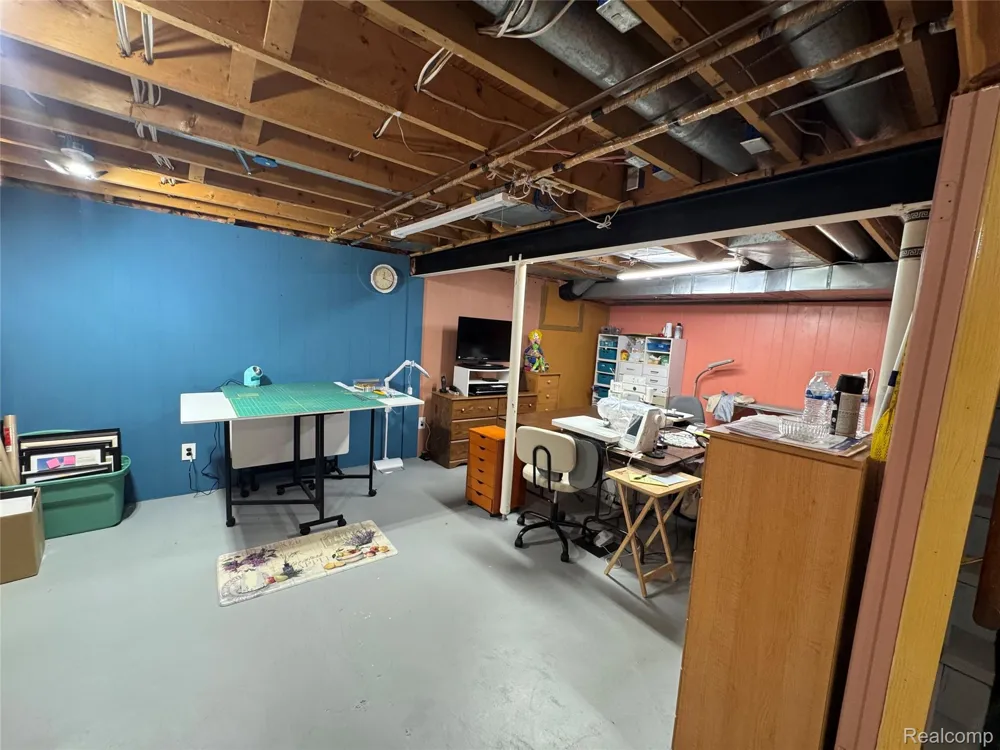 8245 Kier Road Springfield Charter Township, MI 48348