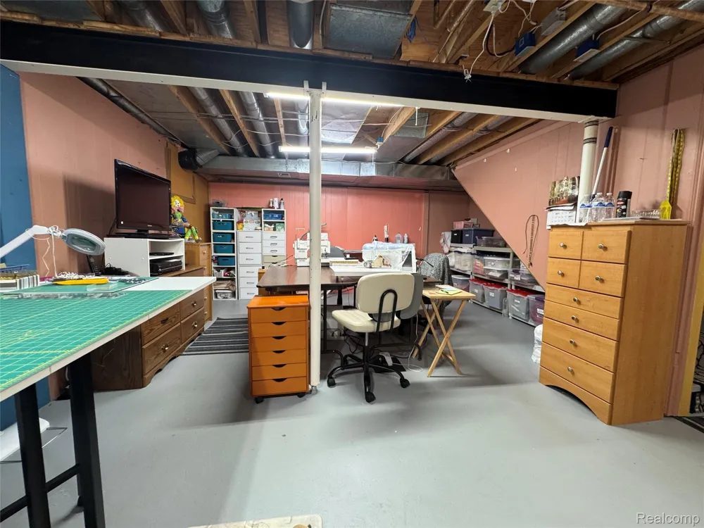 8245 Kier Road Springfield Charter Township, MI 48348