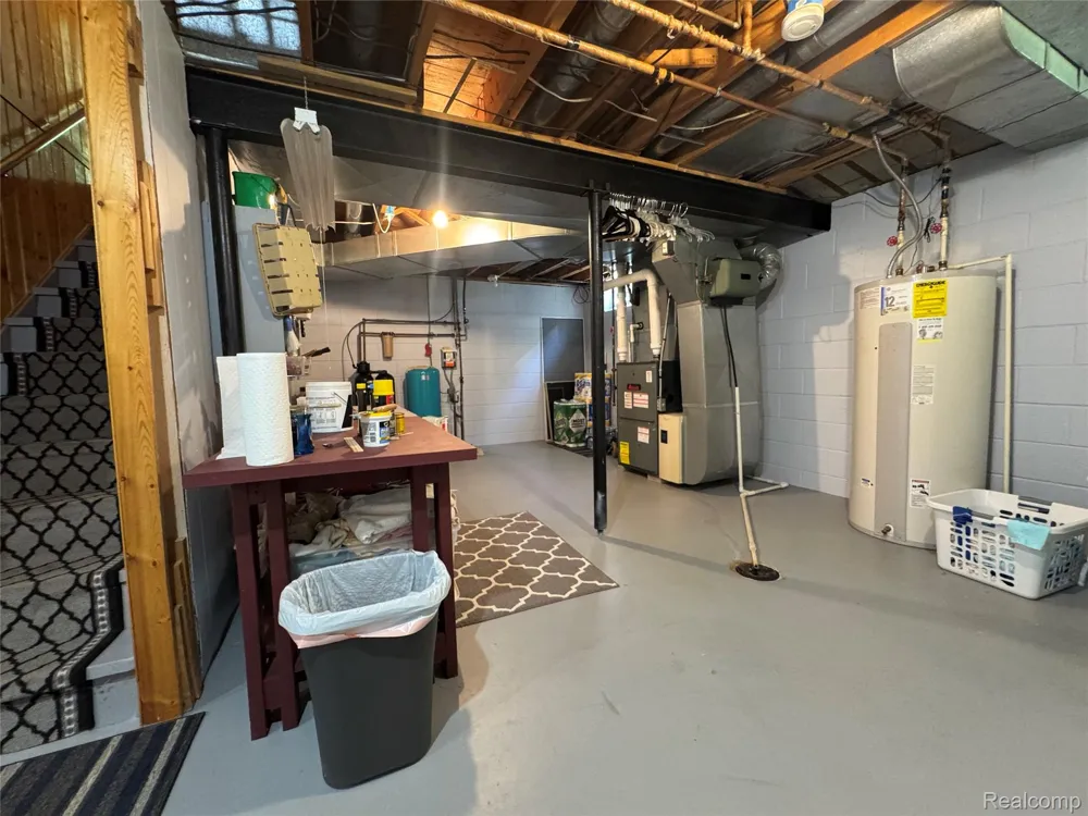 8245 Kier Road Springfield Charter Township, MI 48348