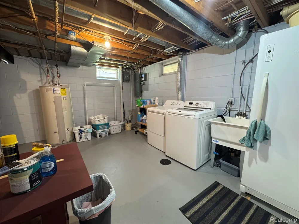 8245 Kier Road Springfield Charter Township, MI 48348
