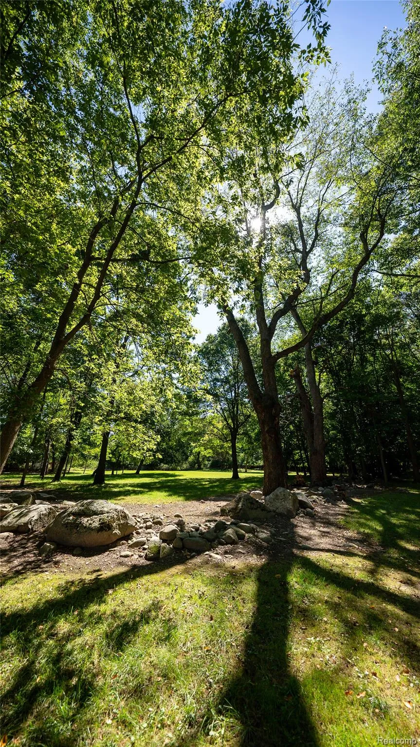 8245 Kier Road Springfield Charter Township, MI 48348