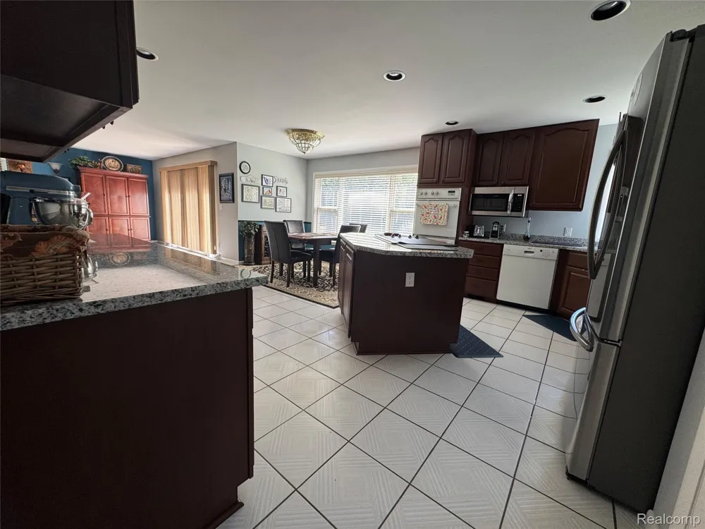 8245 Kier Road Springfield Charter Township, MI 48348