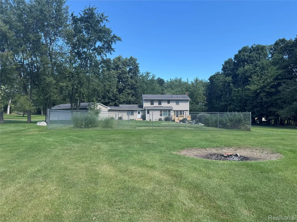 8245 Kier Road Springfield Charter Township, MI 48348
