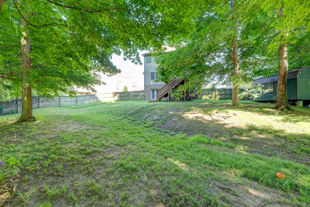 2720 Arthurs Ct Clarksville, TN 37040