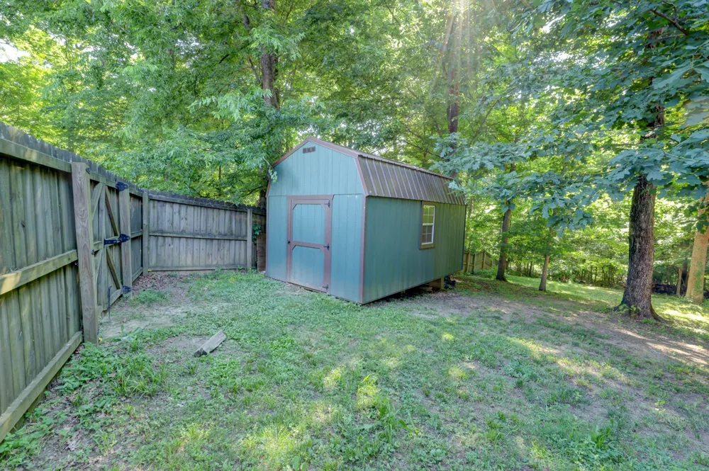 2720 Arthurs Ct Clarksville, TN 37040