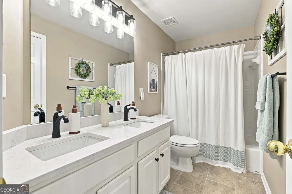 34 Hidden Woods LN Newnan, GA 30265
