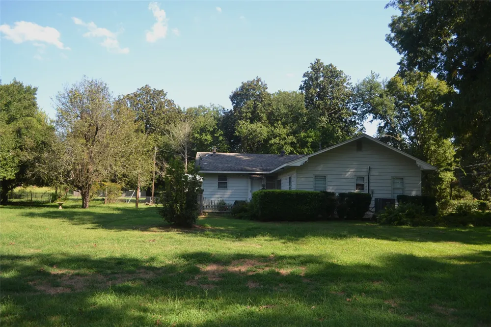 216 Louisiana Street Belcher, LA 71004