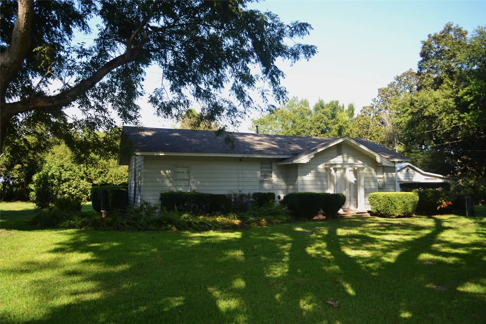 216 Louisiana Street Belcher, LA 71004