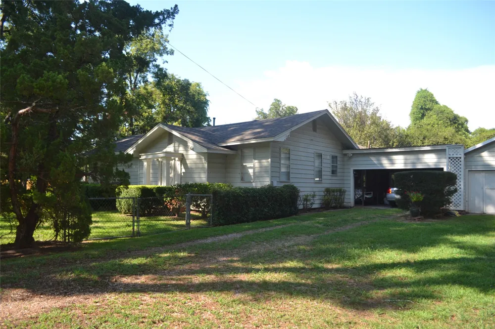 216 Louisiana Street Belcher, LA 71004