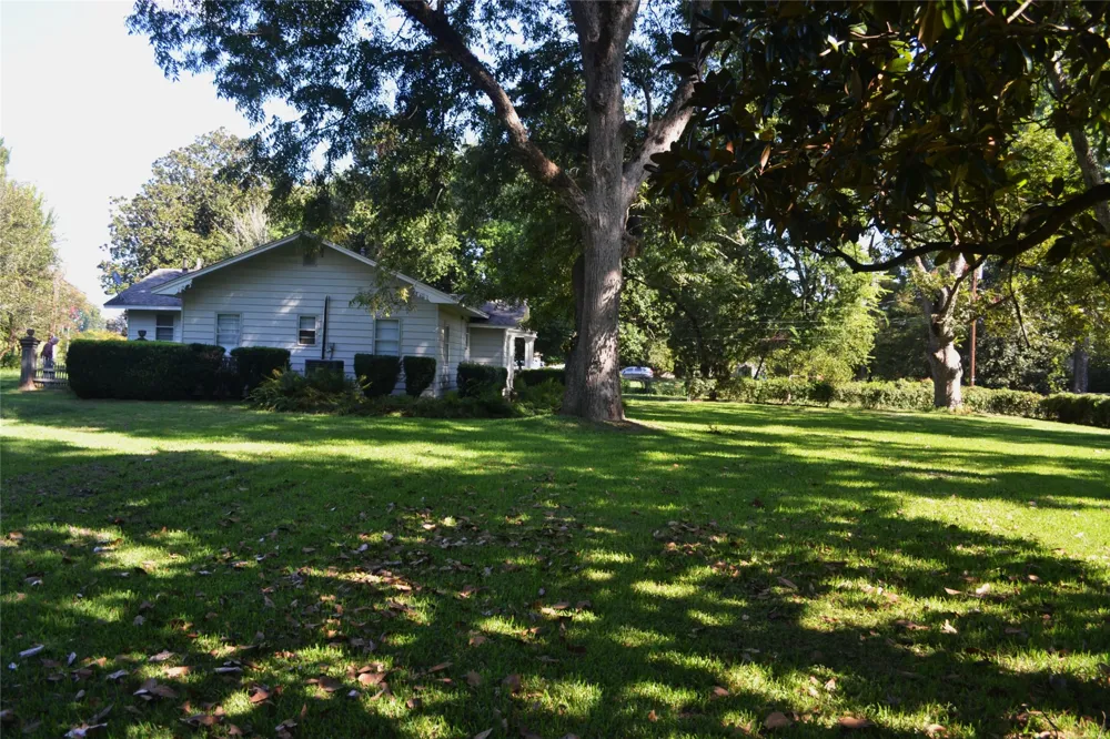 216 Louisiana Street Belcher, LA 71004