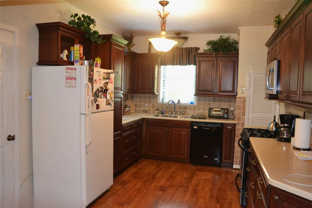 216 Louisiana Street Belcher, LA 71004