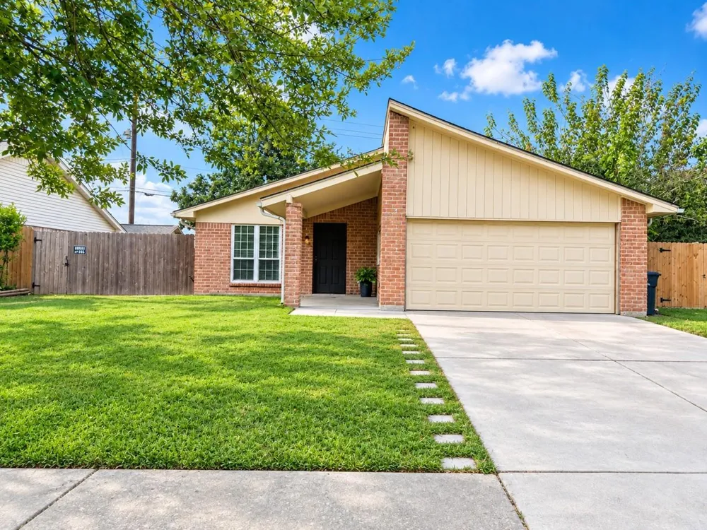 8515 Twisting Vine Lane Houston, TX 77040