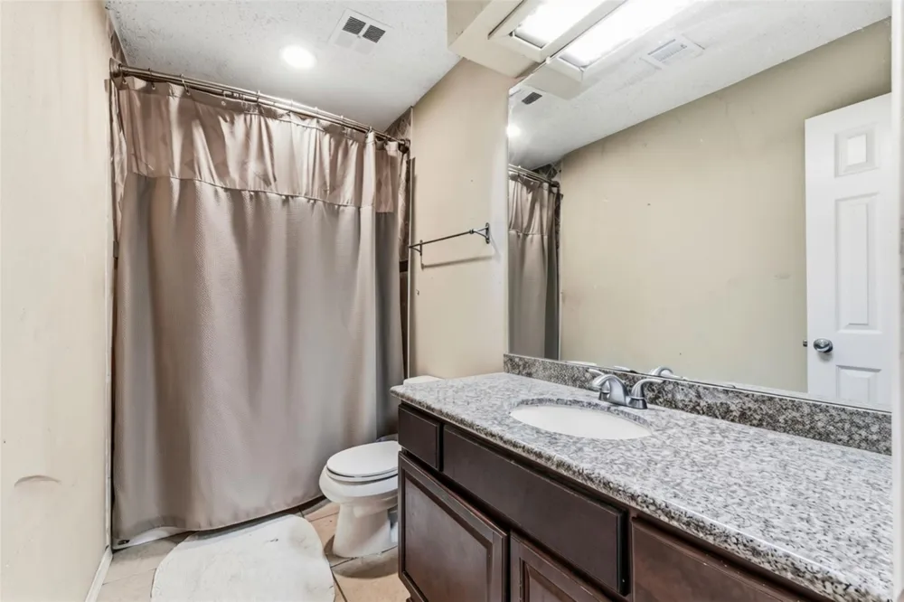 8515 Twisting Vine Lane Houston, TX 77040