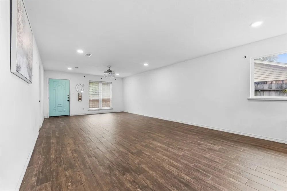 8515 Twisting Vine Lane Houston, TX 77040