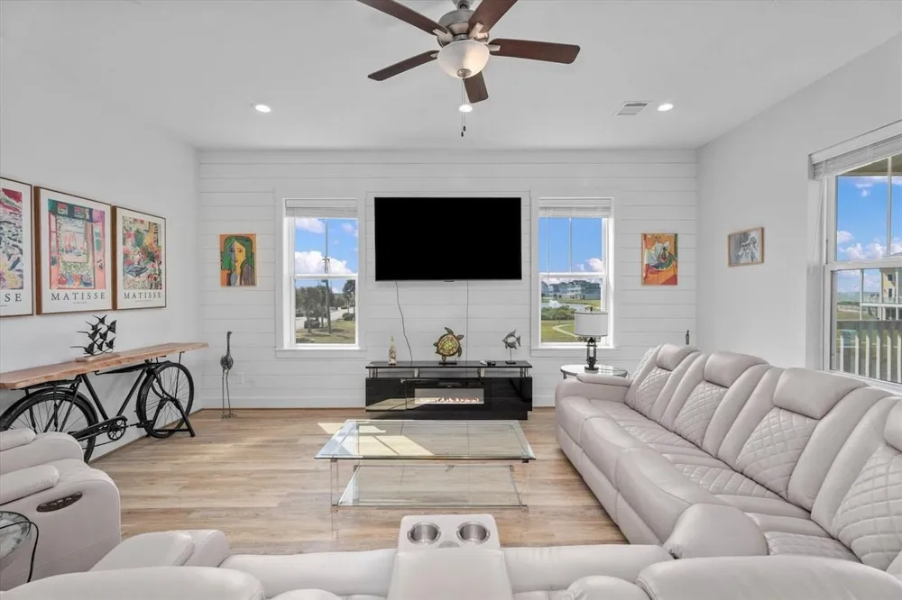 26930 Estuary Drive Galveston, TX 77554