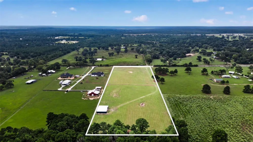 6111 County Road 344 Navasota, TX 77868