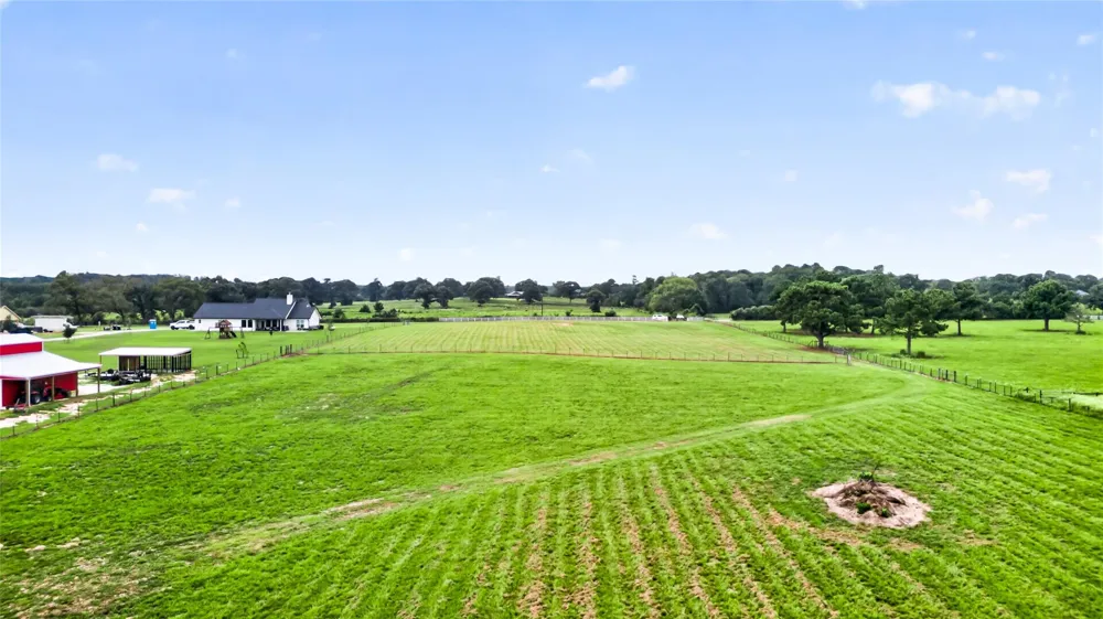 6111 County Road 344 Navasota, TX 77868