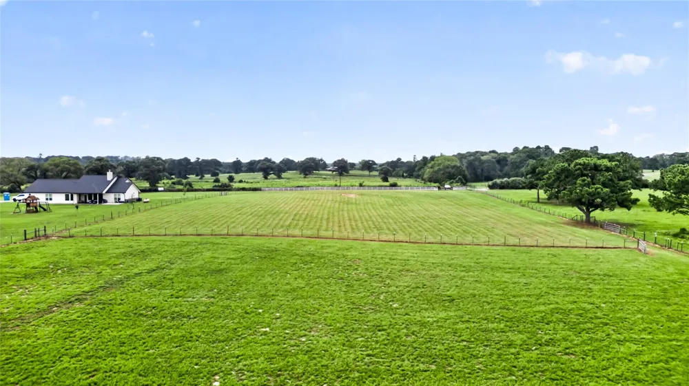 6111 County Road 344 Navasota, TX 77868