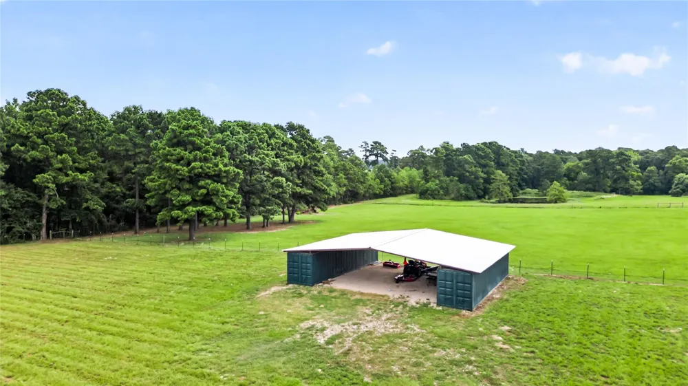 6111 County Road 344 Navasota, TX 77868