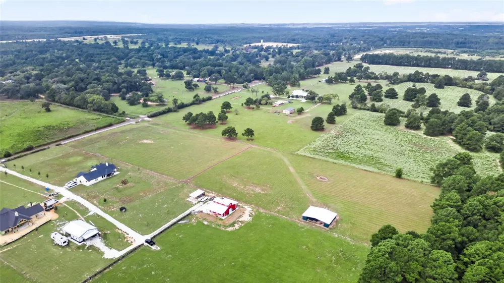 6111 County Road 344 Navasota, TX 77868