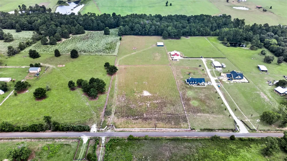 6111 County Road 344 Navasota, TX 77868