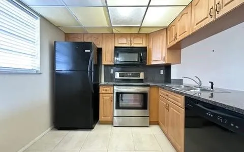 14195 SW 87th Street #Apt b207 Miami, FL 33183