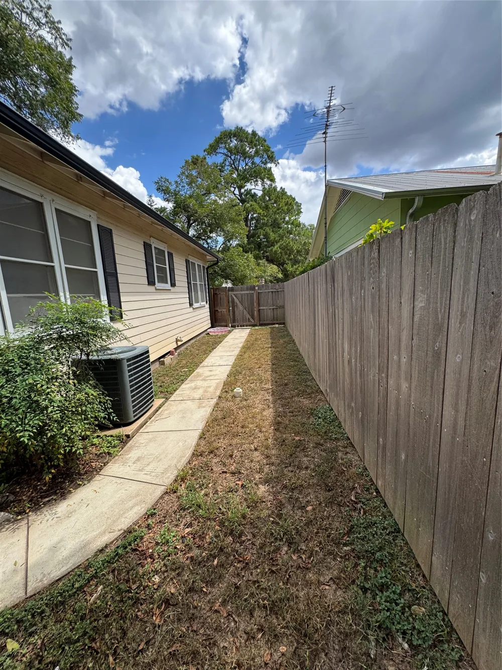 509 Whitehead Street Smithville, TX 78957