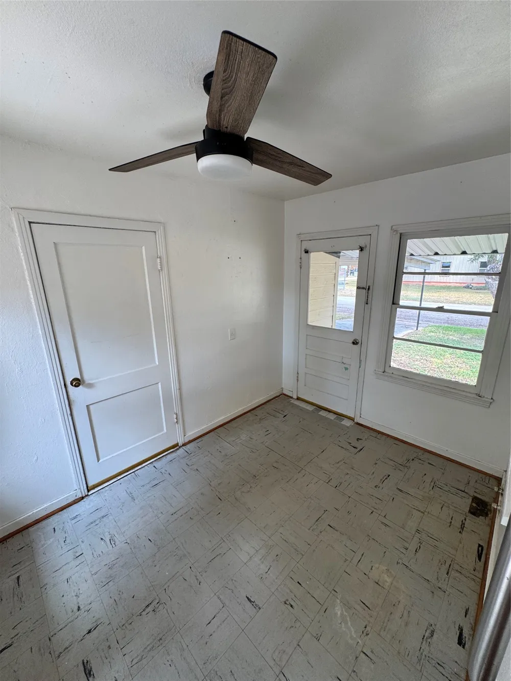 509 Whitehead Street Smithville, TX 78957