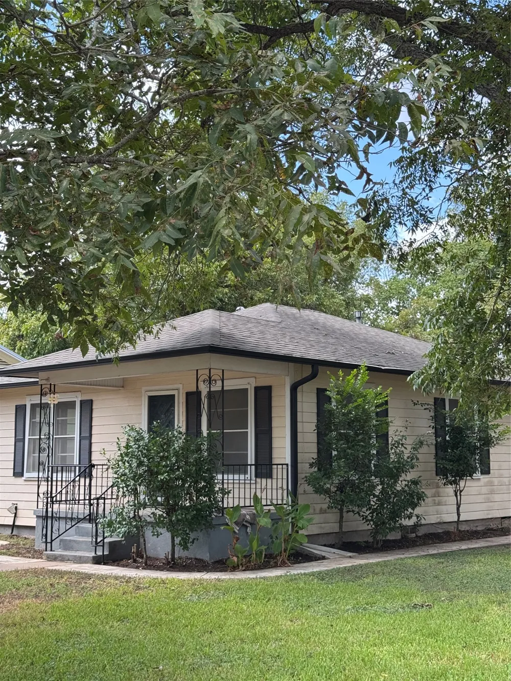509 Whitehead Street Smithville, TX 78957