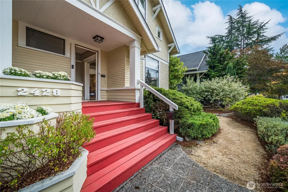 2428 5th Avenue W Seattle, WA 98119