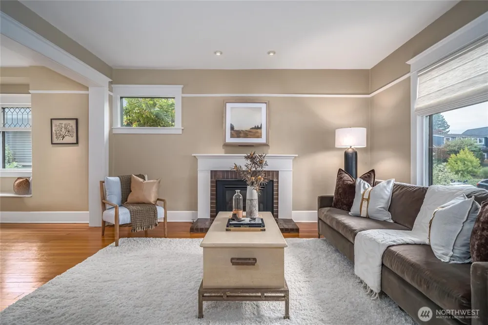 2428 5th Avenue W Seattle, WA 98119