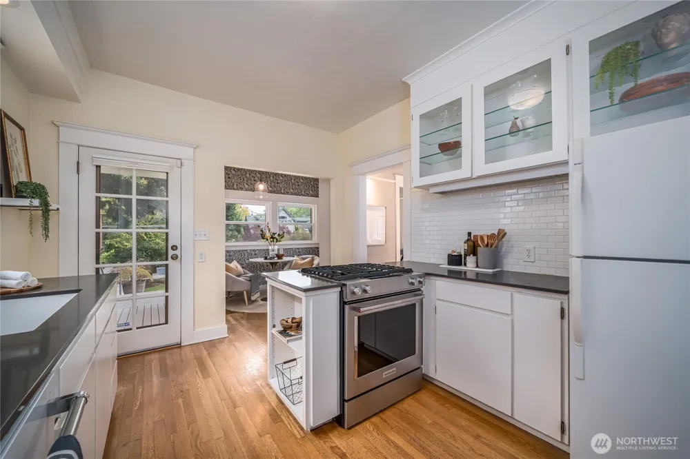 2428 5th Avenue W Seattle, WA 98119