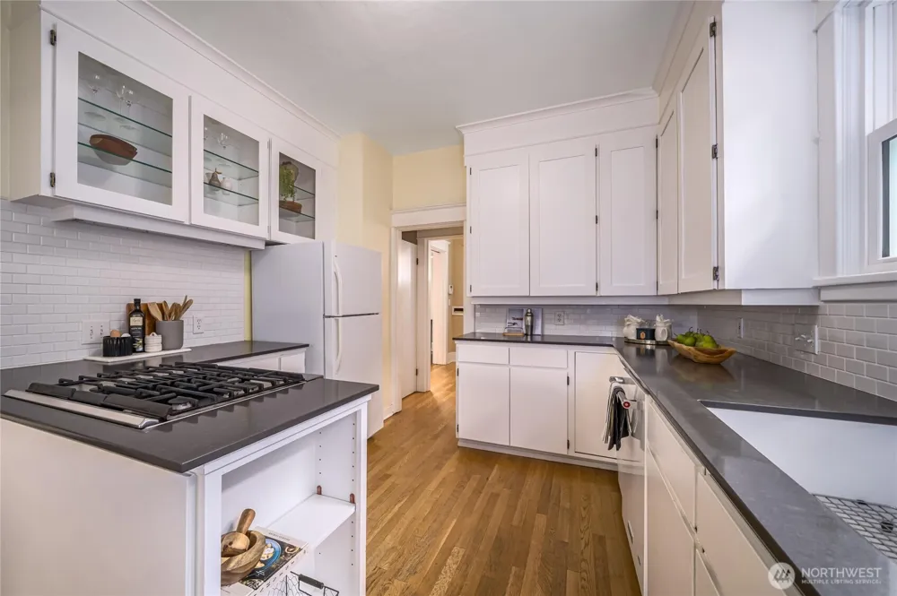 2428 5th Avenue W Seattle, WA 98119