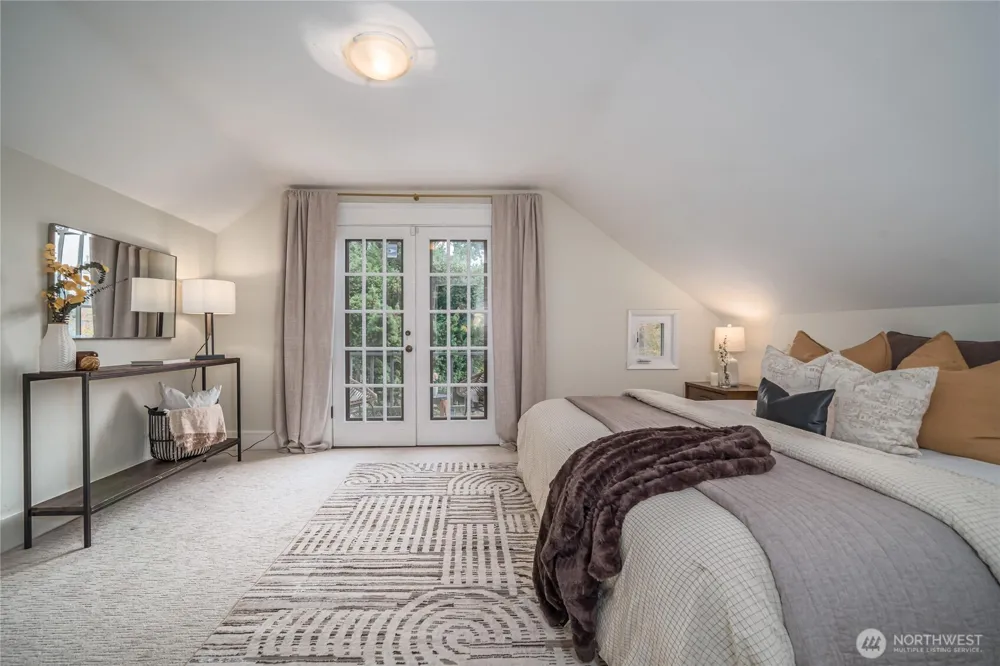 2428 5th Avenue W Seattle, WA 98119