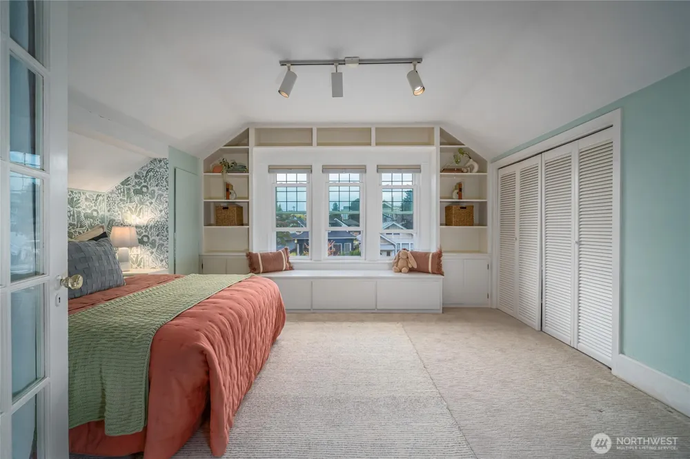 2428 5th Avenue W Seattle, WA 98119
