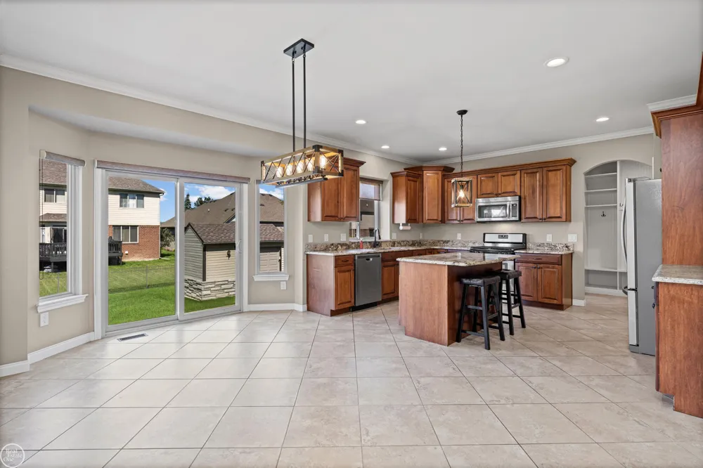 21961 Pinder Court Macomb Township, MI 48044